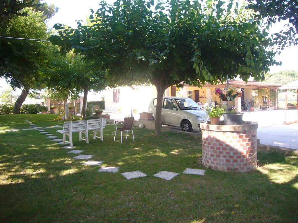 Agriturismo Al Rifugio Divino Belvedere Ostrense Eksteriør billede
