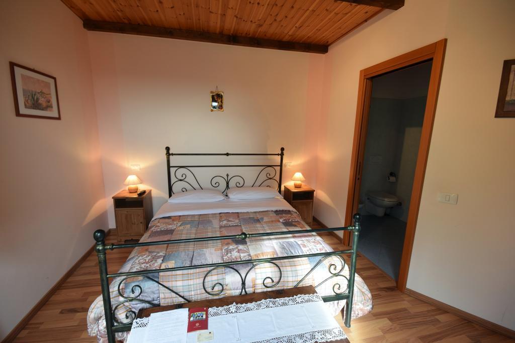 Agriturismo Al Rifugio Divino Belvedere Ostrense Eksteriør billede