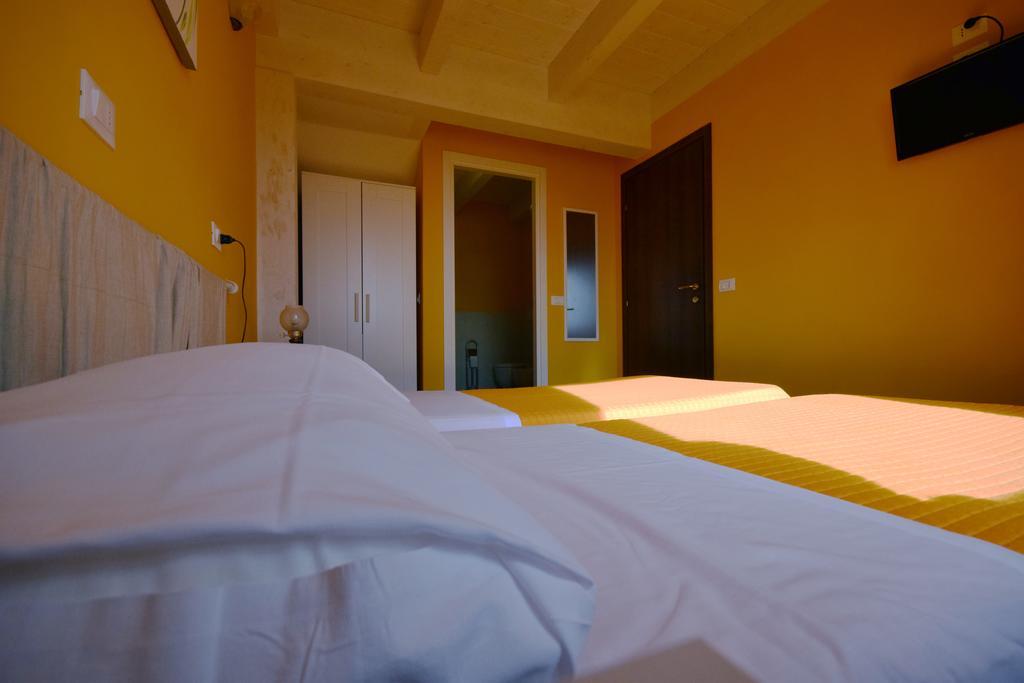 Agriturismo Al Rifugio Divino Belvedere Ostrense Eksteriør billede